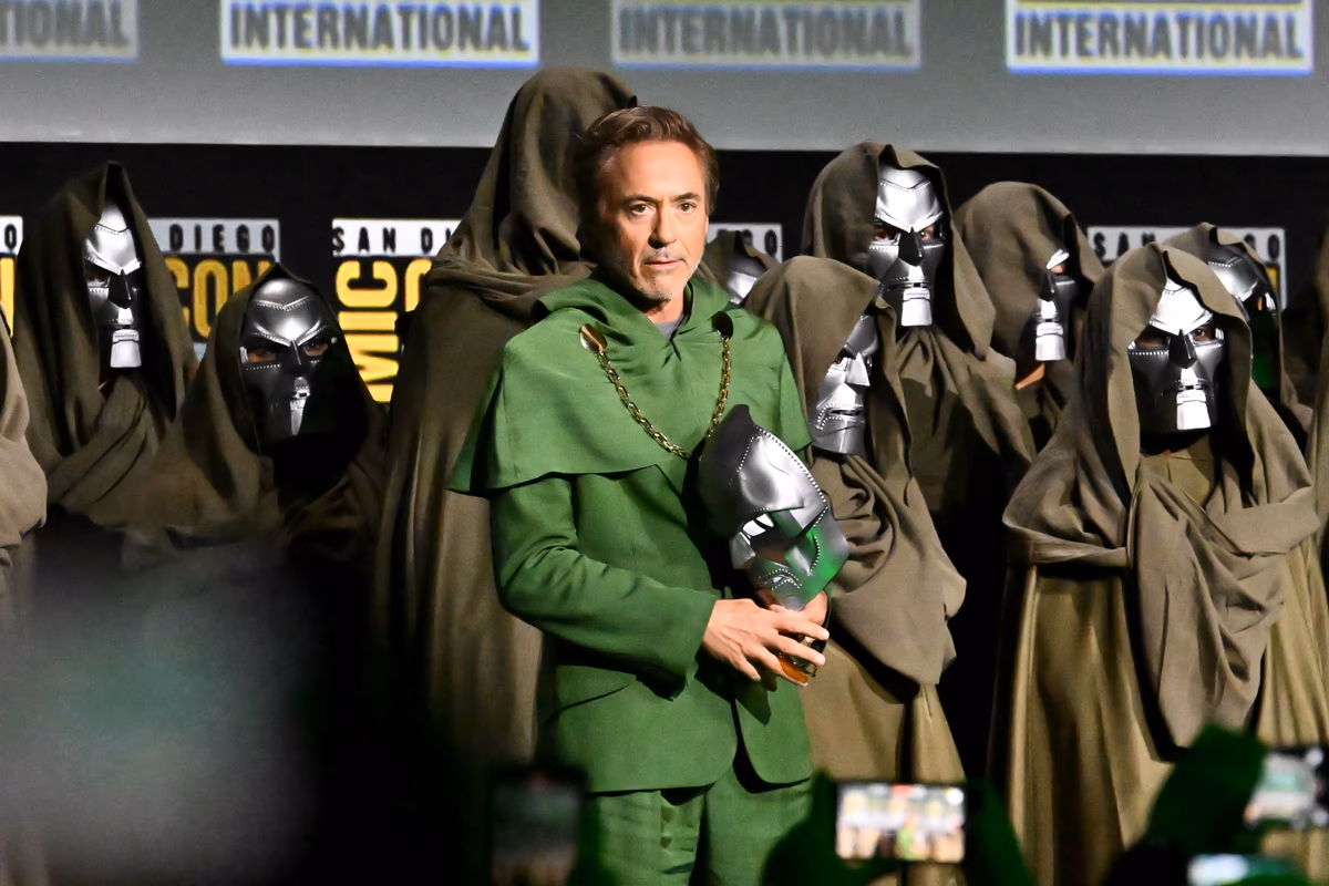 Russo hermanos eligen el traje de Doctor Doom de Robert Downey Jr. como su favorito de la MCU