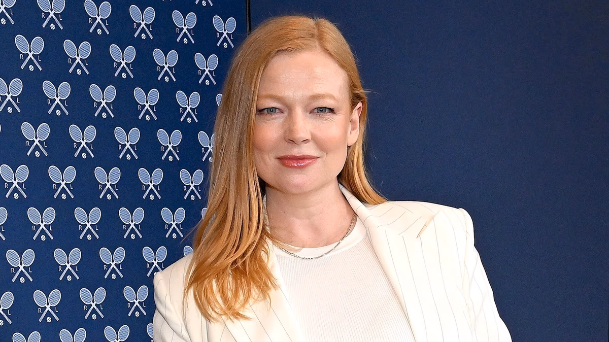 Sarah Snook Toma Vuelo en La Remake de Las Aves de Hitchcock