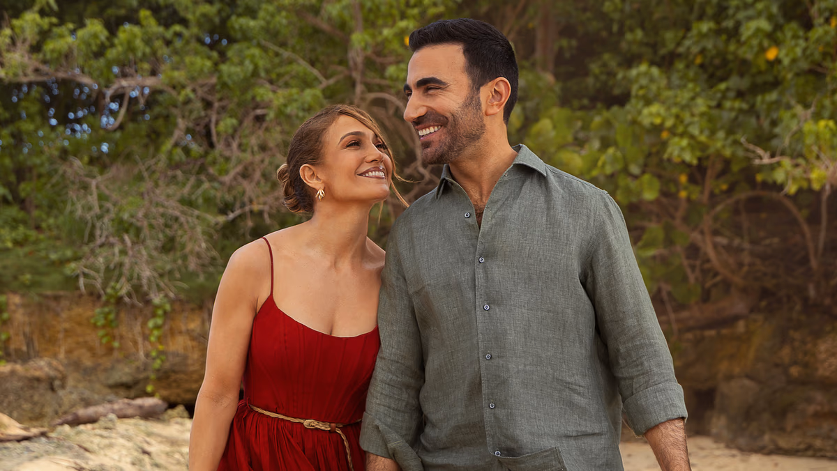 J.Lo y Roy Kent de Ted Lasso se enamoran en la oficina en Netflix